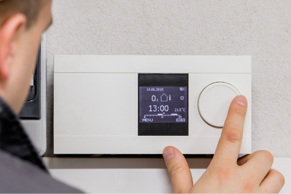 HVAC: image of thermostat